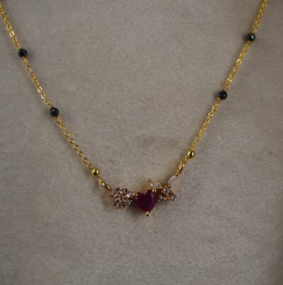 read heart black beads - Image 1